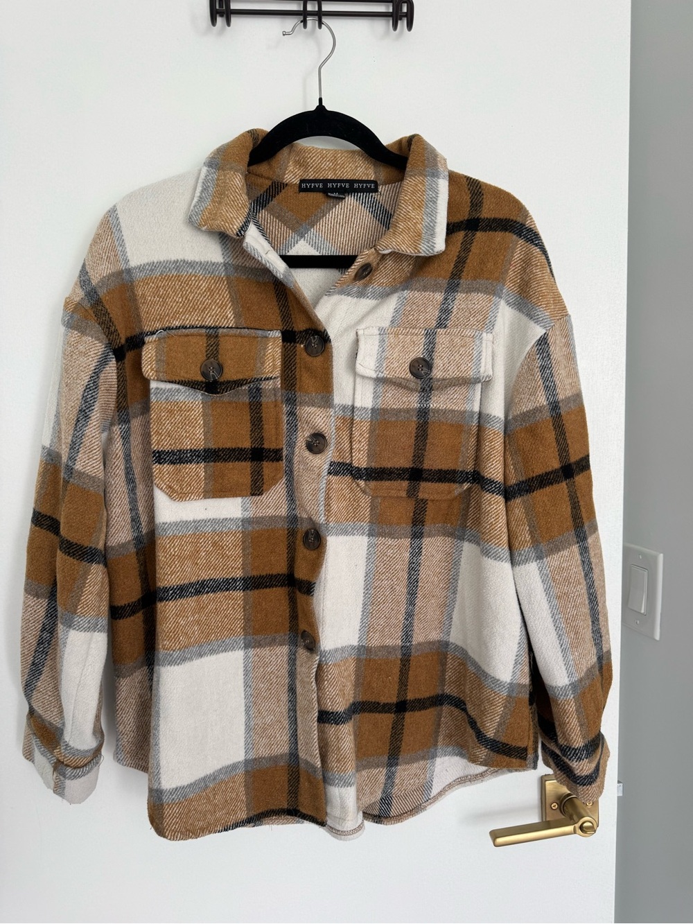 HYFVE Tan & Cream Plaid Button-Front Shacket Jacket